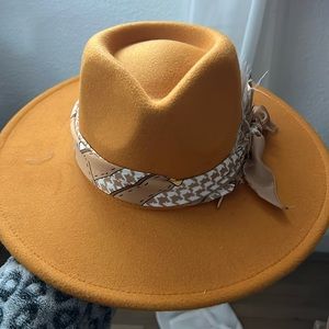 GOLD WESTERN HAT
